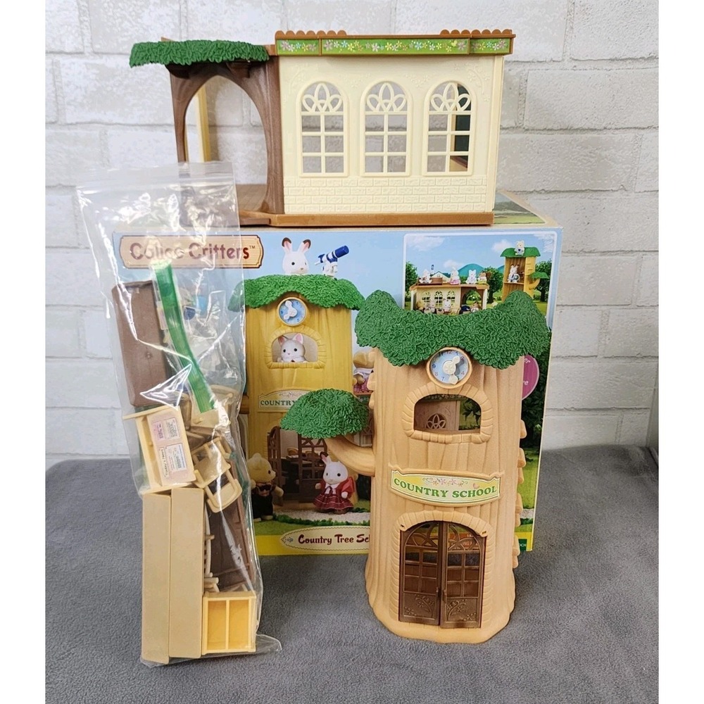 Sylvanian Families Calico Critters Country Tree School Playset